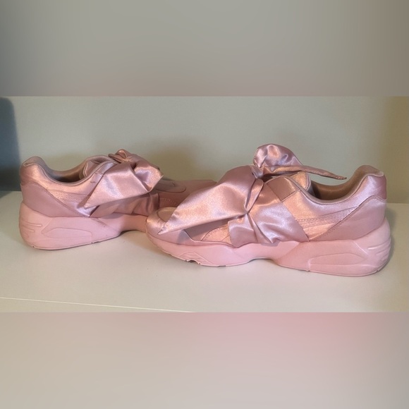 Rihanna’s Puma Fenty Bow Shoes - Picture 3 of 4